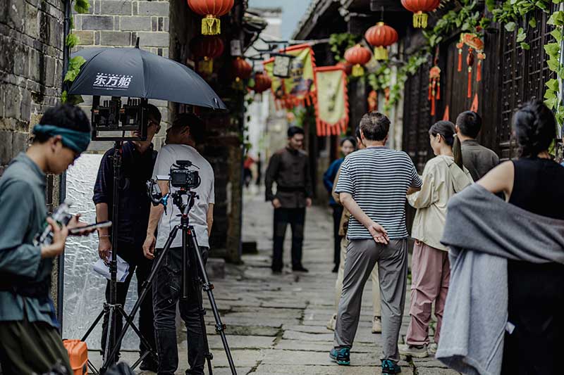1786550382918663.jpg 江西多元题材影视创作,红色穿越叙事微电影《跟着文物税法》成片案例.jpg