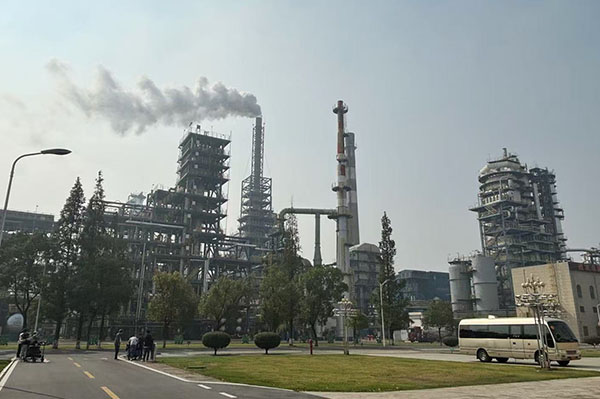九江石化大型炼化厂区装置风貌，工业纪实外景拍摄.jpg